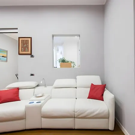 White House In - Via Nazionale * Roma